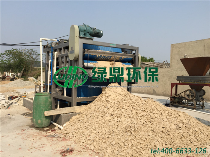 制糖企業甜菜處理問題得到解決引進了帶式壓濾濾機產生的濾泥總量下降了40%