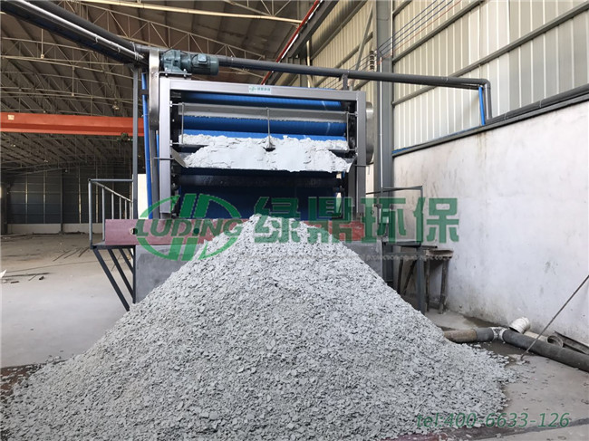 廣東佛山鋁業(yè)鋁材廠(chǎng)帶式壓濾機(jī)處理現(xiàn)場(chǎng)