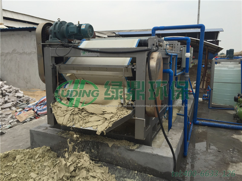 江西帶式壓濾機處理化工污泥泥漿案例