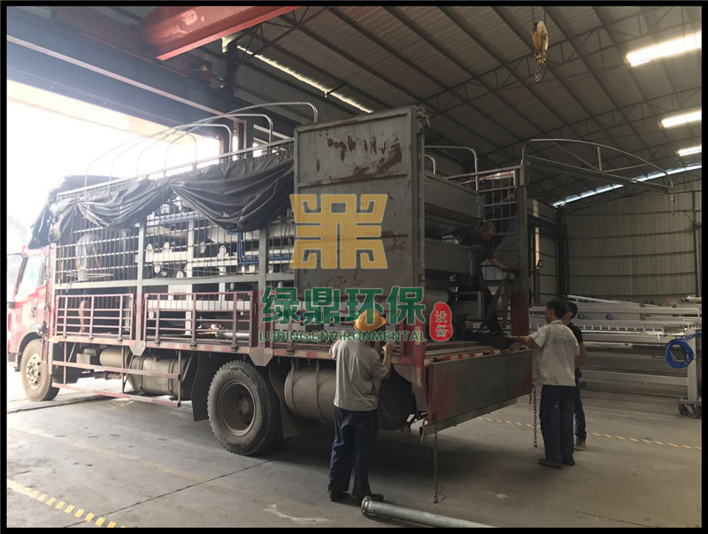 帶式壓濾機發往鉆孔廢水泥漿處理工程 2